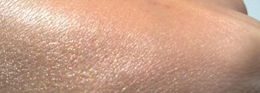 Моя очередная "баловня" или Silky Glimmering Body Balm Bathina от Benefit