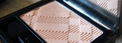 Burberry: тени и карандаш