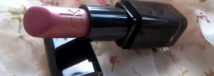 Помада Calvin Klein 104 First Kiss Delicious Luxury