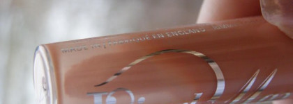 Дежавю, или снова о двух блесках для губ. Rimmel Vinyl Max lip gloss в оттенках 801 Goddes и 201 Breathless