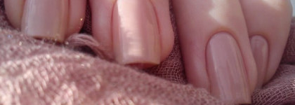 Скромное обаяние неяркого маникюра: Colorama Latte и ArtDeco Flattered Taupe