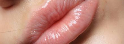 Обновки для губ - поухаживаем и накрасим