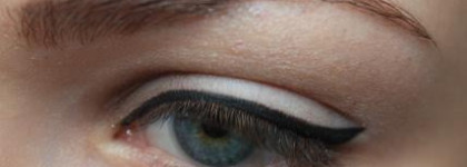 Чернее чёрного -Essence Gel Eyeliner - №01 Mindnight in paris