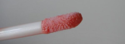 Блеск на губах с Chanel Levres Scintillantes Glossimer #148