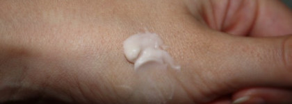 Увлажняющие средства Avani Dead Sea Cosmetics Spa Ultra Rich Body Butter (Milk/Honey) и Perlier Body Honey Miel