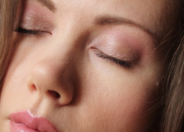 Тени-трио для век с шелковистой текстурой и эффектом сияния Shiseido Luminizing Satin Eye Color Trio RD711 Pink Sands (+ сравнение с Avon True Colour 'Pink Sands' Розовый Песок)