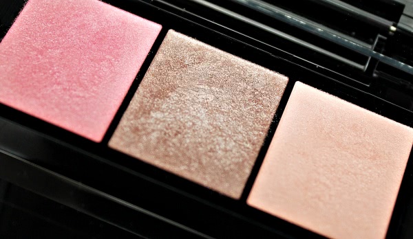 Тени-трио для век с шелковистой текстурой и эффектом сияния Shiseido Luminizing Satin Eye Color Trio RD711 Pink Sands (+ сравнение с Avon True Colour 'Pink Sands' Розовый Песок)