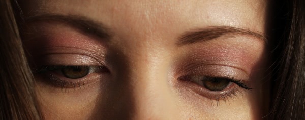 Тени-трио для век с шелковистой текстурой и эффектом сияния Shiseido Luminizing Satin Eye Color Trio RD711 Pink Sands (+ сравнение с Avon True Colour 'Pink Sands' Розовый Песок)