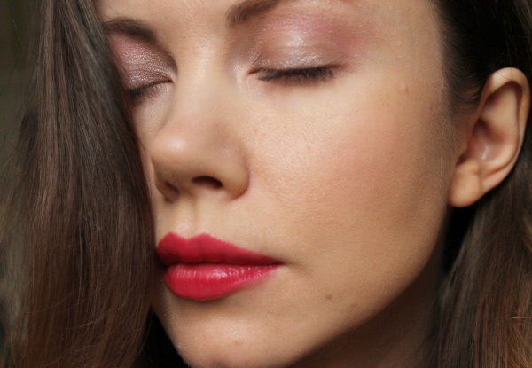 Тени-трио для век с шелковистой текстурой и эффектом сияния Shiseido Luminizing Satin Eye Color Trio RD711 Pink Sands (+ сравнение с Avon True Colour 'Pink Sands' Розовый Песок)