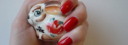 Прекрасный красный Essie Aperitif 59