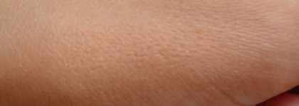 Две пудры и хайлайтер от Essense и Catrice