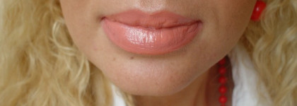 Полный "апокалипсис" с лаком для губ Rimmel Apocalips lip lacquer 500 Luna