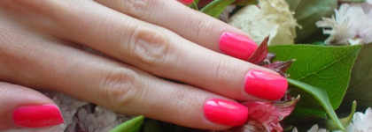 Провожаем лето яркими лаками