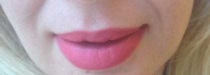 Отзыв о стойкой матовой помаде Bourjois Rouge Edition Velvet Lipstick в оттенке #09 Happy Nude Year