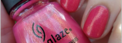 Сочная ягодка в моей коллекции - лак China Glaze 80224 "Strawberry fields"