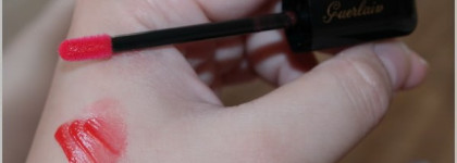 Сочный и аппетитный Guerlain Gloss D`enfer Maxi Shine №420 Rouge Shebam