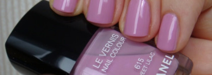 Chanel le vernis nail colour №615 Sweet lilac