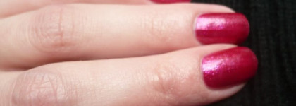 Праздник на ногтях с OPI Let Me Entertain You