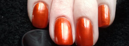 Огненно-рыжий OPI Deutsch You Want Me Baby?