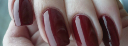 Кроваво-красный Chanel Le Vernis 487 Rouge Fatal