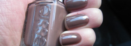 Лак для ногтей Essie Hot Coco 735