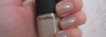 Сравнение похожих цветов лаков: Chanel Frenzy, MAC Quiet Time, MAC Inert