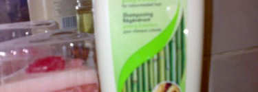 Восстанавливающий шампунь для окрашенных волос "Женьшень и Бамбук" от Avon