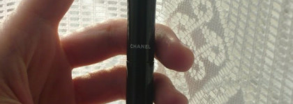 Нашла приятный сюрприз после покупки журнала - эта была тушь Chanel Sublime de chanel 10 deep black