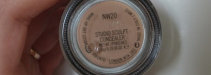 Консилер от MAC. MAC studio sculpt concealer