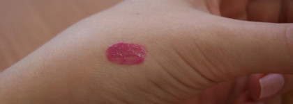 Новая одежка для губ -  Essence Stay with me longlasting lipgloss 05 I like cotton candy