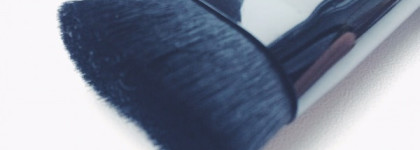 Кисть для скульптурирования - Illamasqua Blush Up Brush