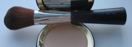Роскошная Double Matte Pressed Powder от Estee Lauder (01 light)
