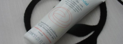 Несмываемый уход для молодой кожи, склонной к жирности и куперозу