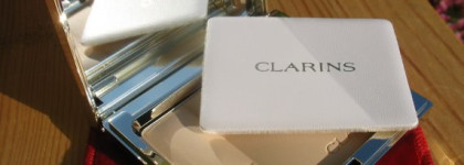 Летняя находка Clarins Ever Matte Shine Control Mineral Powder Compact №01 Transparent Light