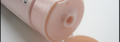 Уход за чувствительной кожей, склонной к жирности, с пометкой "Натуральный"