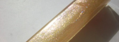 Они созданы друг для друга: блеск Chanel Levres Scintillantes №98 Galactic и контурный карандаш для губ Guerlain Cupidon 00