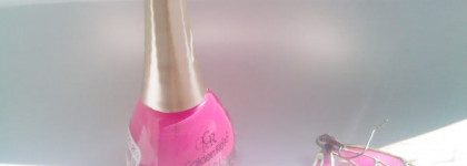 Яркая фуксия от Golden Rose