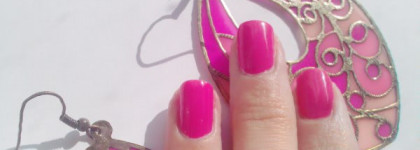 Яркая фуксия от Golden Rose