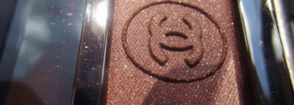 Chanel Ombre Essentielle Soft Touch Eyeshadow в оттенках Gris Equis, Trace, Sand,Taupe Grise