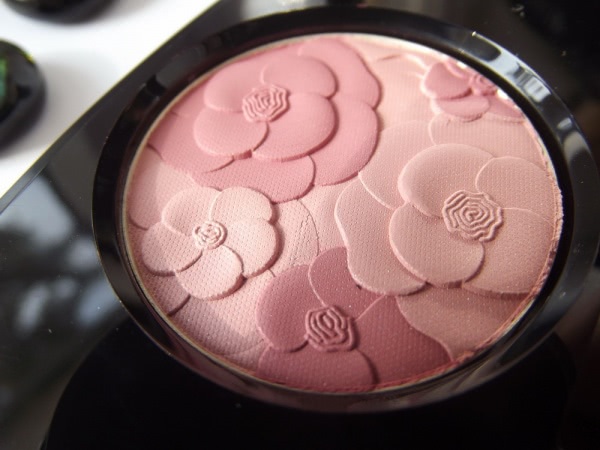 Румяна-хайлайтер Chanel Jardin De Chanel Blush Camelia Rose