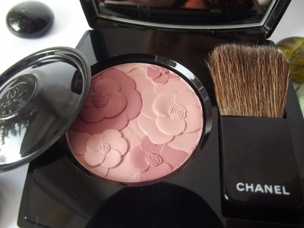 Румяна-хайлайтер Chanel Jardin De Chanel Blush Camelia Rose