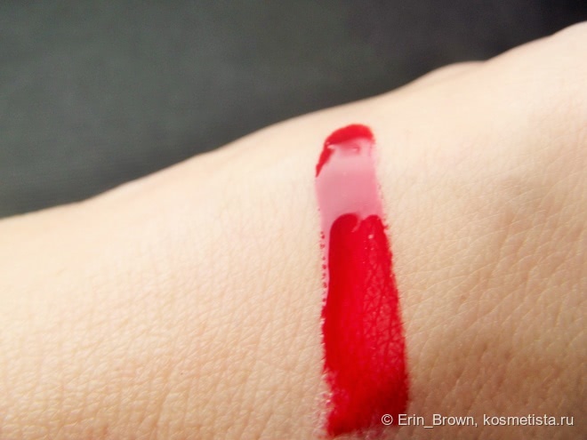 Идеальный тандем Chanel Rouge Allure Gloss Colour And Shine Lipgloss In One Click 19 Pirate и Essence lipliner 13 Transparent