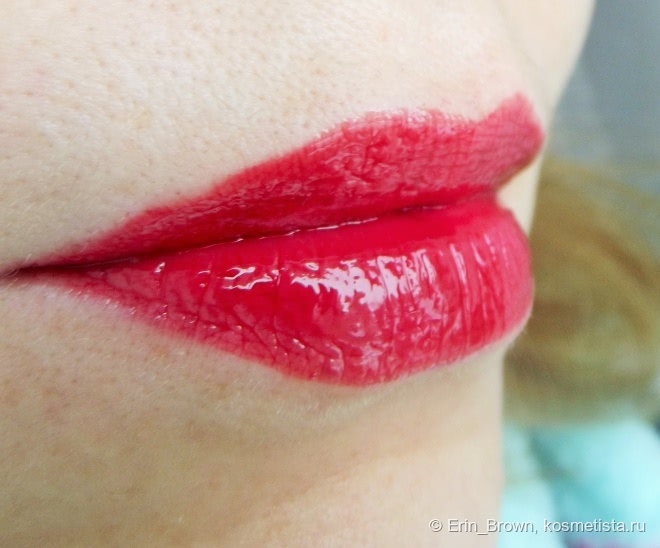 Идеальный тандем Chanel Rouge Allure Gloss Colour And Shine Lipgloss In One Click 19 Pirate и Essence lipliner 13 Transparent