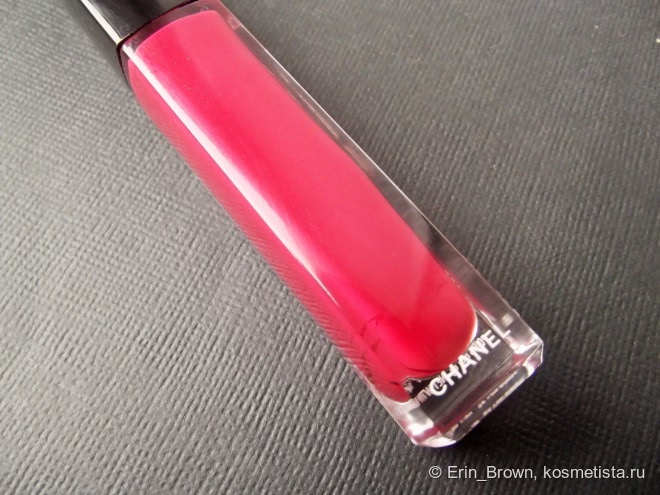 Идеальный тандем Chanel Rouge Allure Gloss Colour And Shine Lipgloss In One Click 19 Pirate и Essence lipliner 13 Transparent