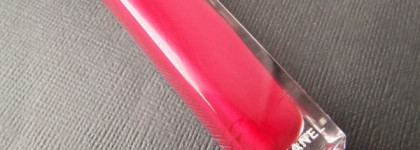 Идеальный тандем Chanel Rouge Allure Gloss Colour And Shine Lipgloss In One Click  19 Pirate и Essence lipliner 13 Transparent