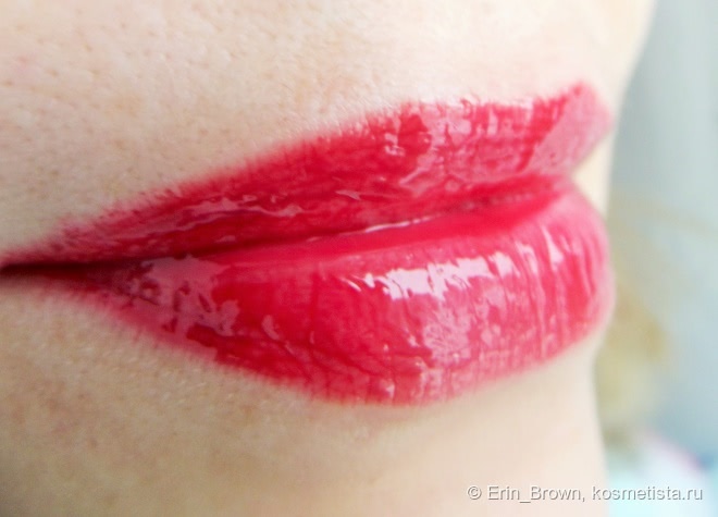 Идеальный тандем Chanel Rouge Allure Gloss Colour And Shine Lipgloss In One Click 19 Pirate и Essence lipliner 13 Transparent