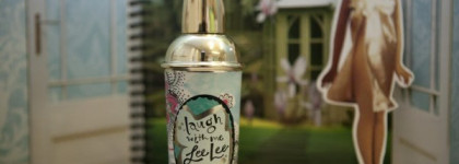 "Laugh with me Lee Lee" от Benefit