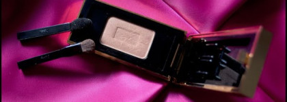 Лицо, глаза и губы от Yves Saint Laurent: пудра Poudre Compacte Radiance #5 , тени Ombre Solo #8 Fawn, помада-блеск Gloss Volupté #7 Tangy Orange