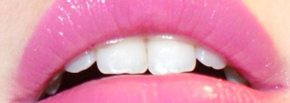 Хочу показать мой любимый дуэт помады и блеска Lancome:                                                                                           L’ Absolu Rouge №352  &  Juicy Tubes №98