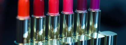 Milani Color Statement Lipstick - часть 1: тона "Ruby Valentine", "Flamingo Pose", "Rose Hip"